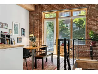 Photo #2: 4576306 Listing 