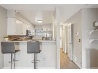 Photo #4: 4576595 Listing