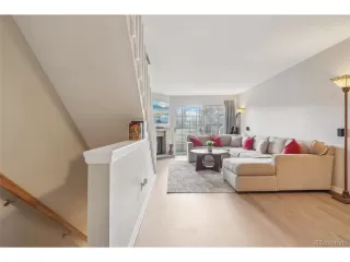 Photo #5: 4576595 Listing