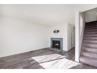 Photo #2: 4579594 Listing