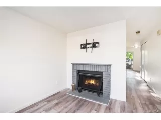 Photo #4: 4579594 Listing