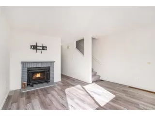 Photo #5: 4579594 Listing