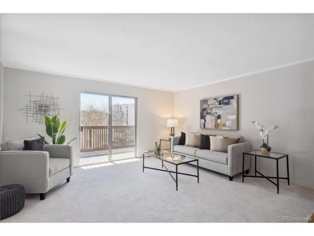 MLS: 4580442 Condo For Sale