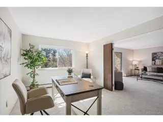 Photo #5: 4580442 Listing