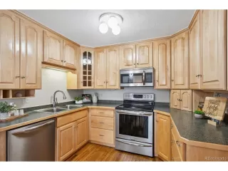 Photo #6: 4580442 Listing