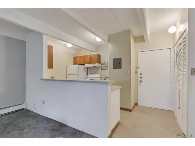 MLS: 4581974 Condo For Sale