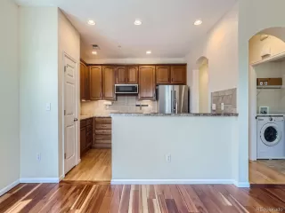 Photo #6: 4584985 Listing