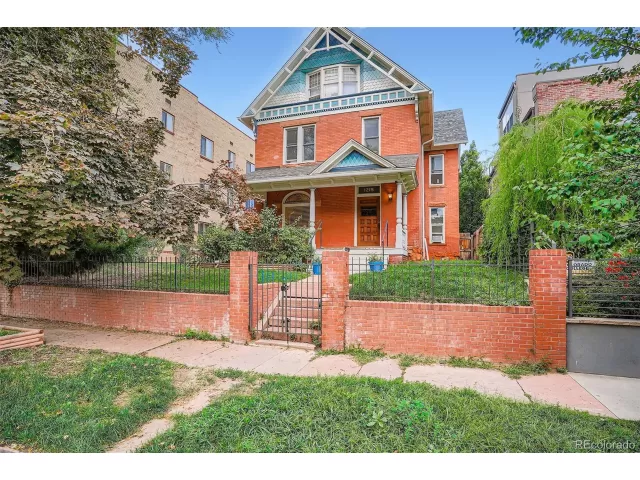 MLS: 4585568 Condo For Sale