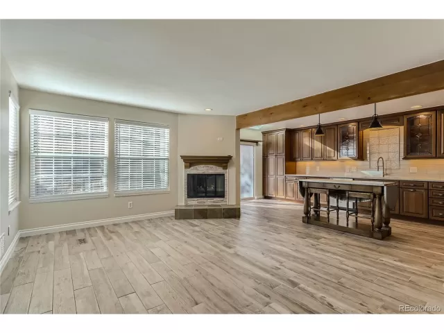 MLS: 4585849 Condo For Sale