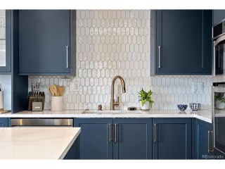 Photo #4: 4589275 Listing