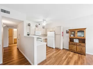 Photo #5: 4589656 Listing