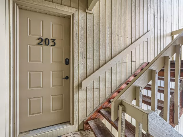 MLS: 4591279 Condo For Sale