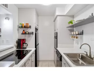 Photo #4: 4591302 Listing