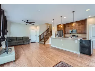 Photo #3: 4591457 Listing