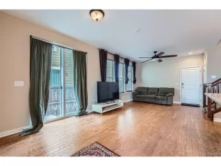 Photo #4: 4591457 Listing