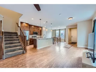 Photo #6: 4591457 Listing