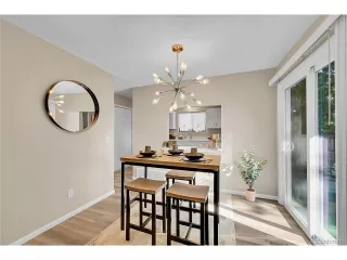 Photo #4: 4593326 Listing 