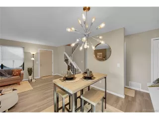 Photo #5: 4593326 Listing 