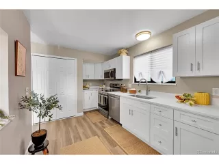 Photo #6: 4593326 Listing 