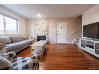 Photo #2: 4593759 Listing