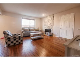 Photo #3: 4593759 Listing