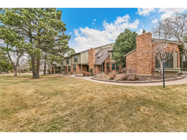 MLS: 4593845 Condo For Sale