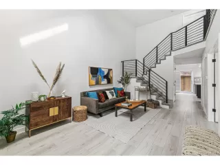 Photo #5: 4593845 Listing 