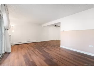 Photo #5: 4594438 Listing