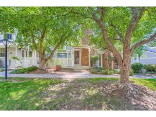 More Details about MLS # 4598563 : 2885 W LONG CIR B LITTLETON CO 80120