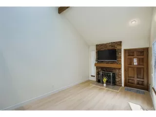 Photo #4: 4598563 Listing 