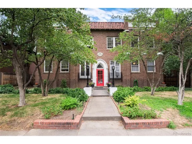 MLS: 4602478 Condo For Sale