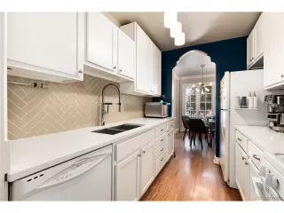 Photo #3: 4602478 Listing 