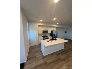 Photo #3: 4602629 Listing