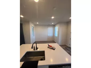 Photo #4: 4602629 Listing