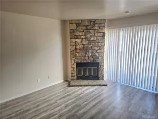 Photo #2: 4603268 Listing