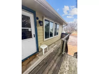 Photo #5: 4603598 Listing