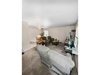 Photo #6: 4603598 Listing