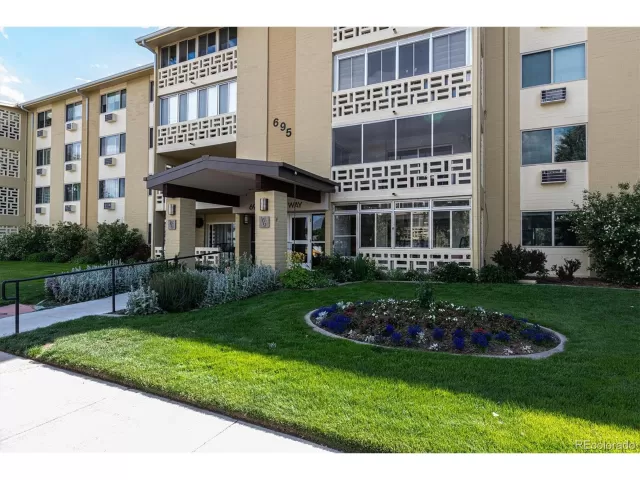 MLS: 4606339 Condo For Sale