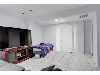 Photo #3: 4607416 Listing 