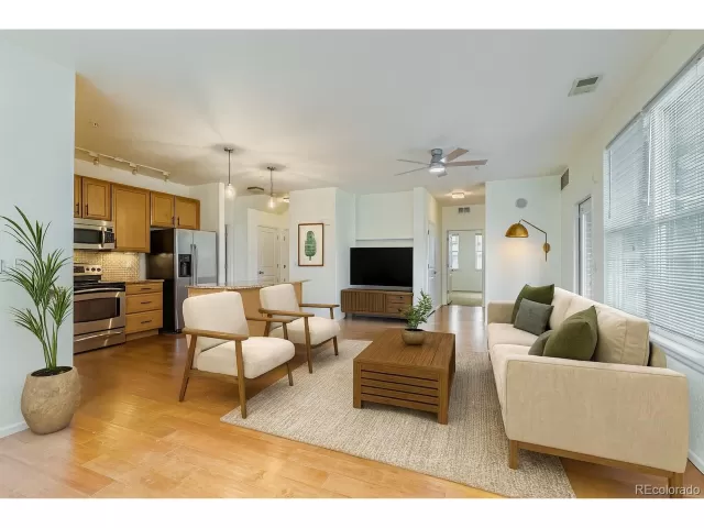 MLS: 4608079 Condo For Sale