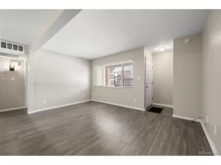 Photo #5: 4608788 Listing 