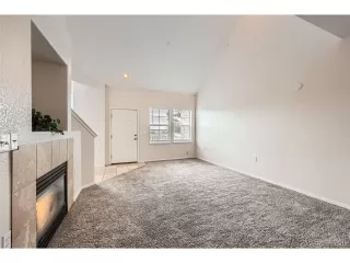 Photo #5: 4608861 Listing 