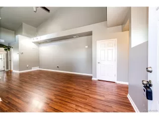 Photo #4: 4612393 Listing