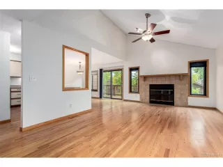 Photo #2: 4613403 Listing 