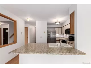 Photo #5: 4613403 Listing 