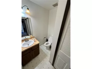 Photo #5: 4613685 Listing 