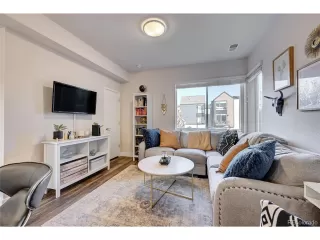 Photo #3: 4614338 Listing