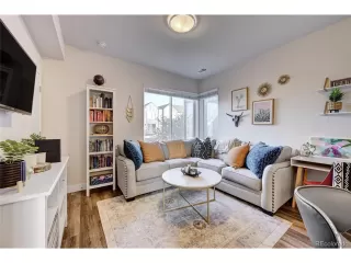 Photo #4: 4614338 Listing