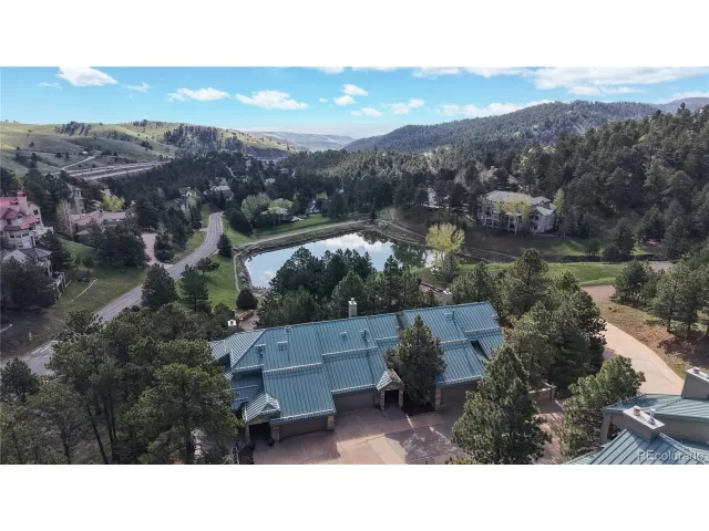 MLS: 4615166 Condo For Sale