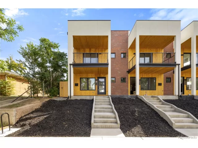 MLS: 4619679 Condo For Sale